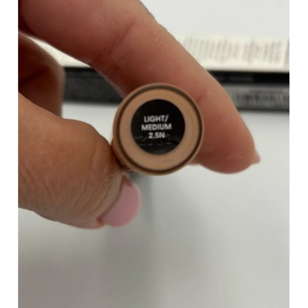 Bare‎ Minerals Original Liquid Mineral Concealer Light/Medium 3.5N 0.2 Fl Oz